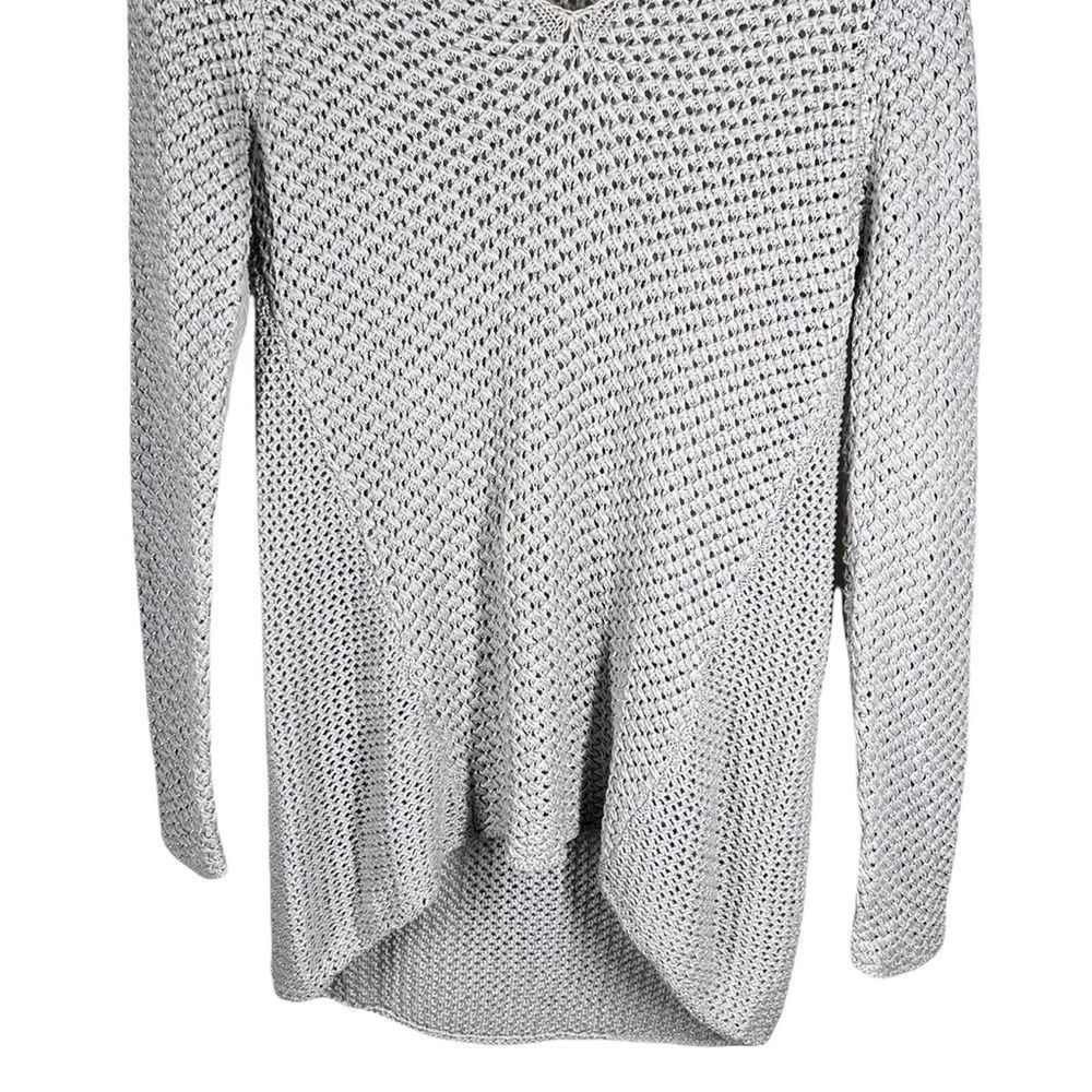 Tommy Bahama Womens Sz Vee Neck Gray Silver Thread  Metallic Blend Sweater